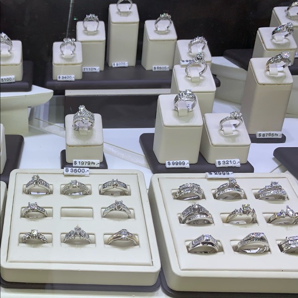 Ladies 14 karat and 18 karat Gold genuine diamonds - Picture 2 of 8